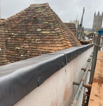Flat roof with rooflight detail